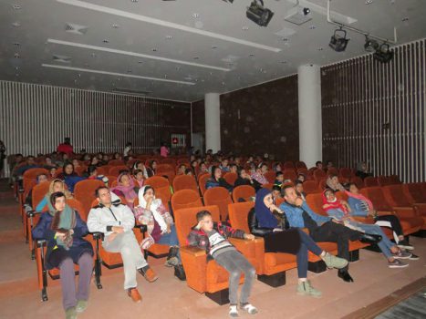 پاتوق تماشایی با نمایش فیلم اشباح