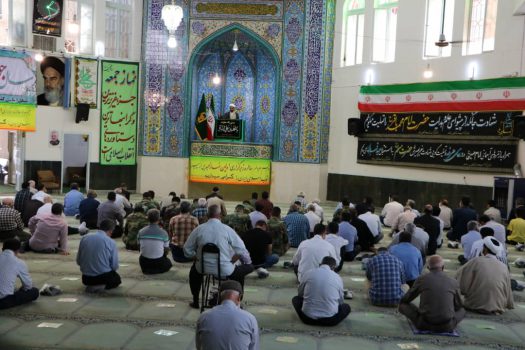 برپایی نماز جمعه شاهین شهر در آستانه سالروز اقامه اولین نماز جمعه انقلاب اسلامی