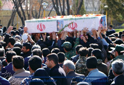وداع پرشور با شهید مدافع حریم امنیت در شاهین شهر