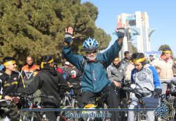 همایش دوچرخه سواران شاهین شهری