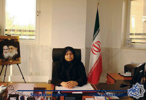 برای اولین بار در استان و با تاکید استاندار اصفهان مبنی بر حضور بانوان در پست های مدیریتی، بخشدار زن، منصوب شد