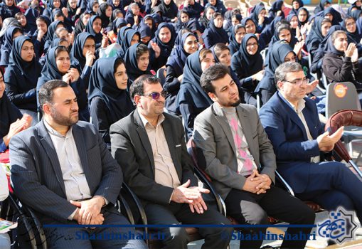 بیش از ۳۰ هزار دانش آموز در انتخابات شورای دانش آموزی مدارس شاهین شهر شرکت کردند